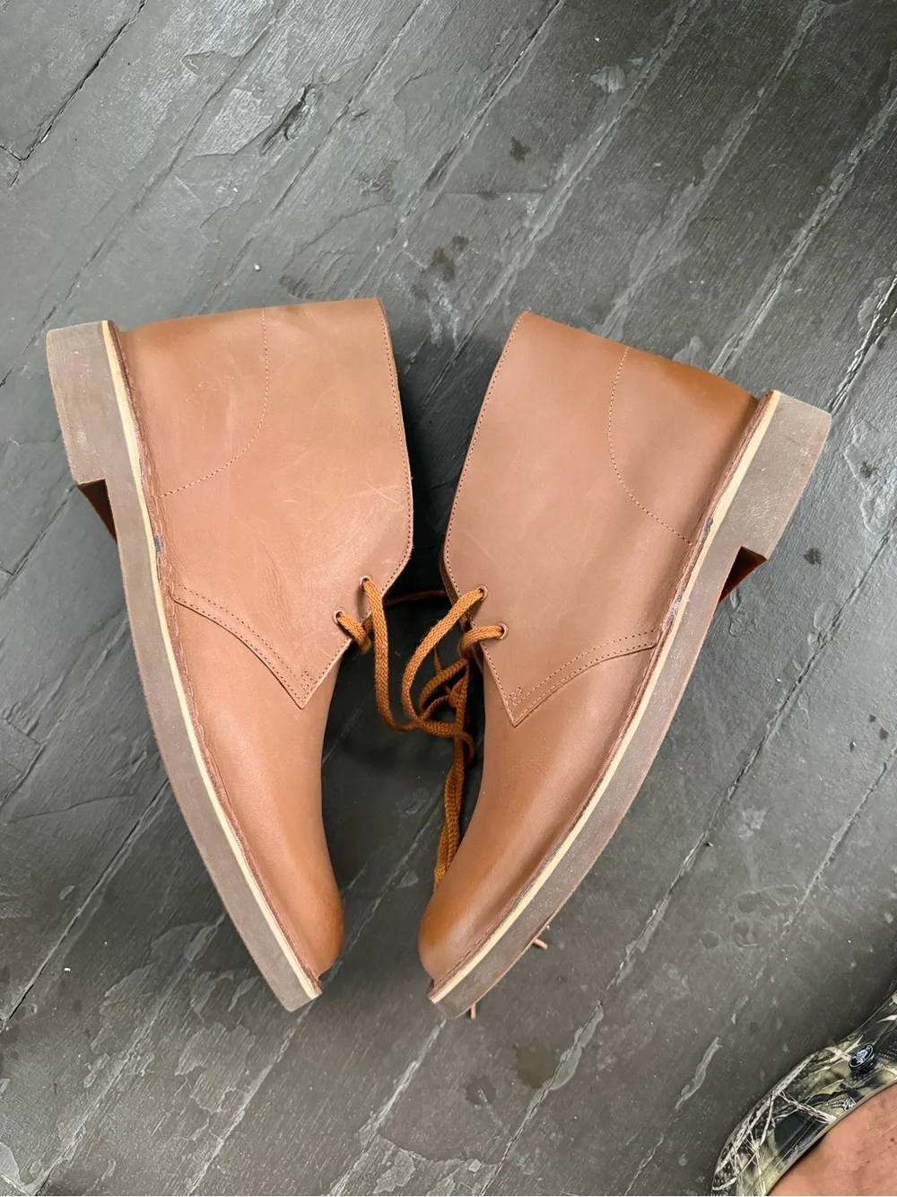 Clarks Men's Tan Leather Chukka Boots